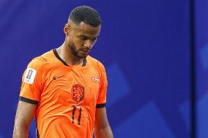 荷兰官方：对遭丧子之痛的加克波表示慰问 球员决定留队继续比赛